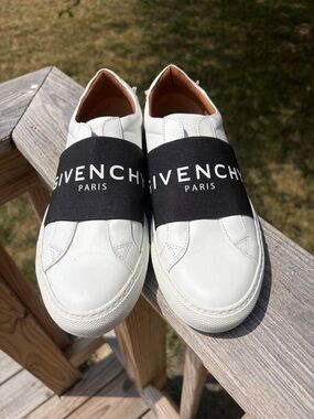 Givenchy Urban Street sneakers White Leather Slip-On Sneakers with Black Branded